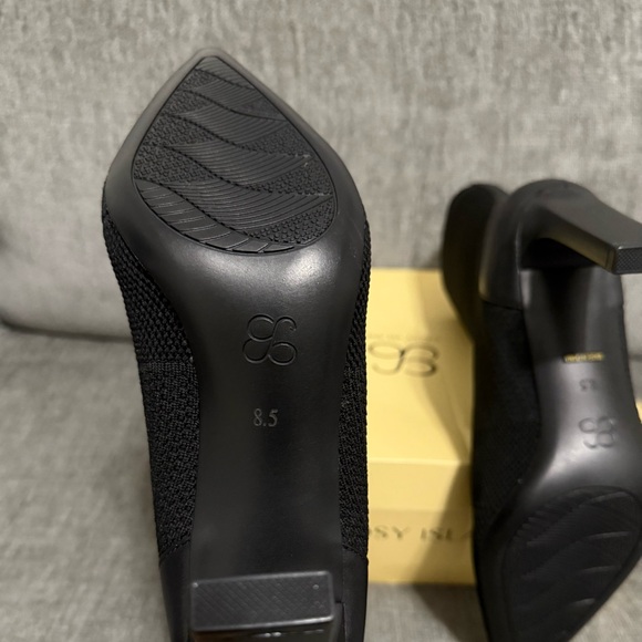 Cosy Island Black Heeled Ankle Boots - Picture 9 of 9